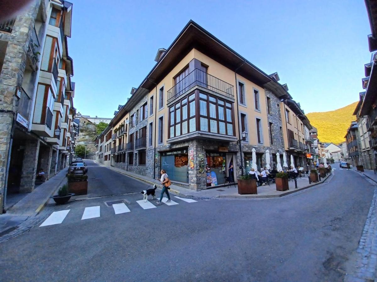 Апартаменти En El Pleno Centro De Biescas Con Garaje, Ascensor Y Wifi Екстер'єр фото